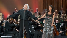 Anna Netrebko a Dmitri Hvorostovsky na Rudém náměstí